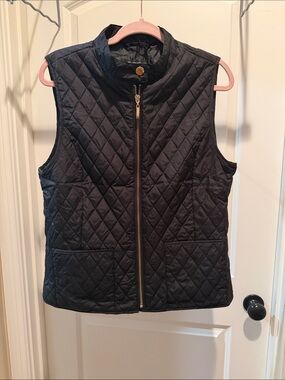 Ellen Tracy Quilted Sleeveless Vest in Black